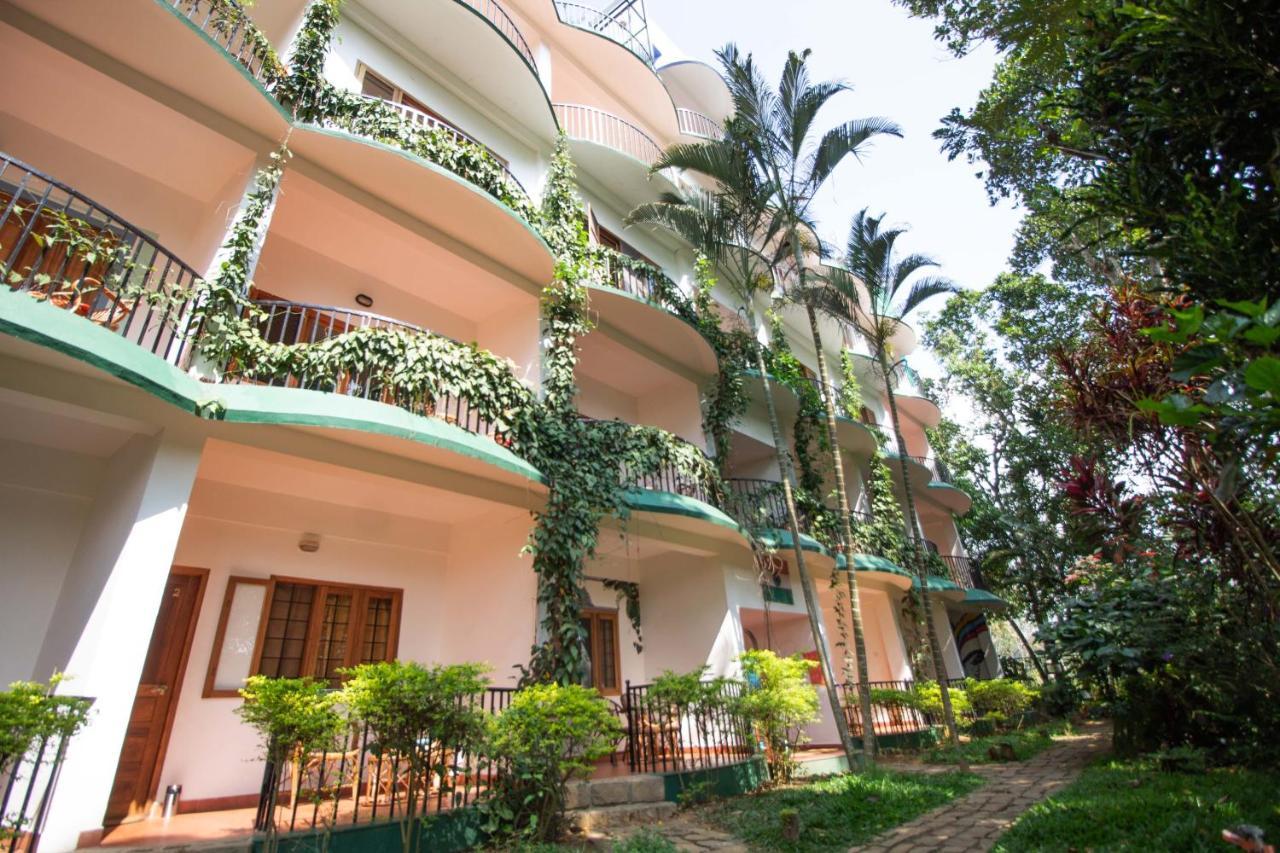 Chrissie'S Hotel Thekkady Exterior foto