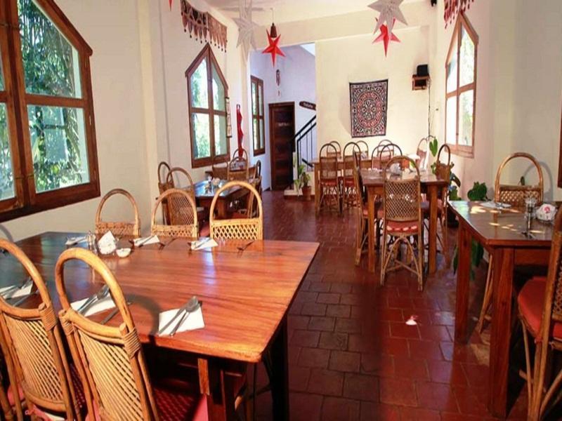 Chrissie'S Hotel Thekkady Exterior foto