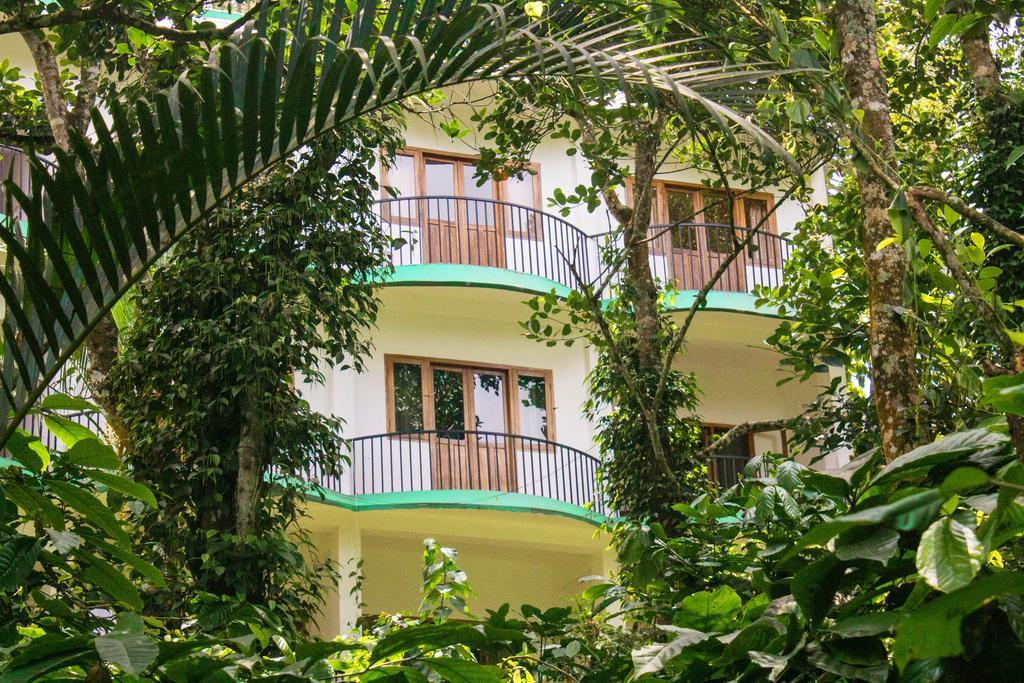 Chrissie'S Hotel Thekkady Exterior foto