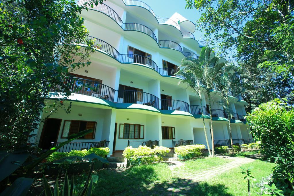 Chrissie'S Hotel Thekkady Exterior foto